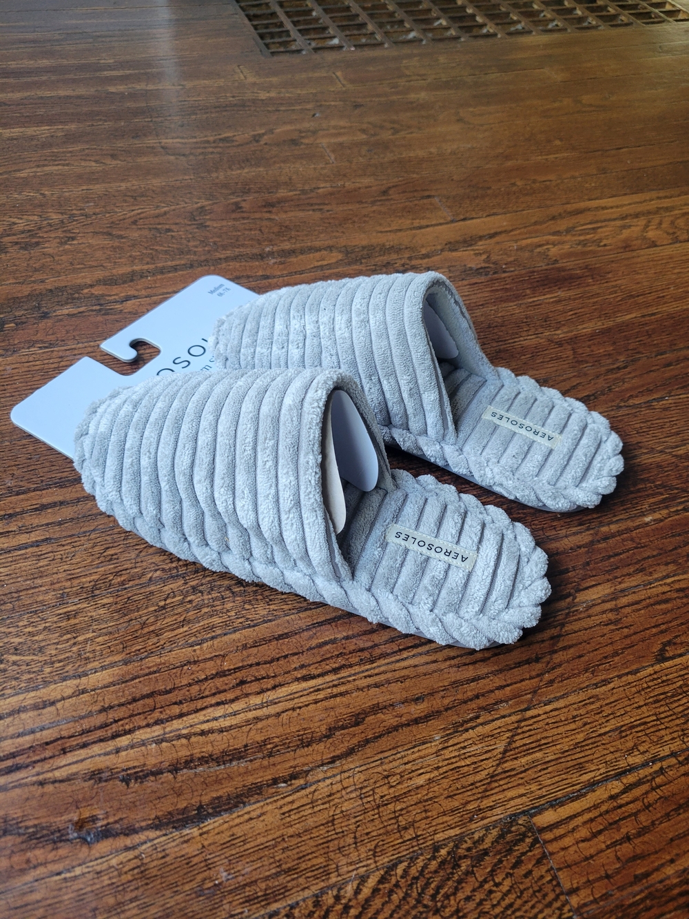 Aerosoles’s Memory Foam Slippers Size Medium 6 1/2 -7 1/2 New Grey Soft Comfy - Picture 14 of 15